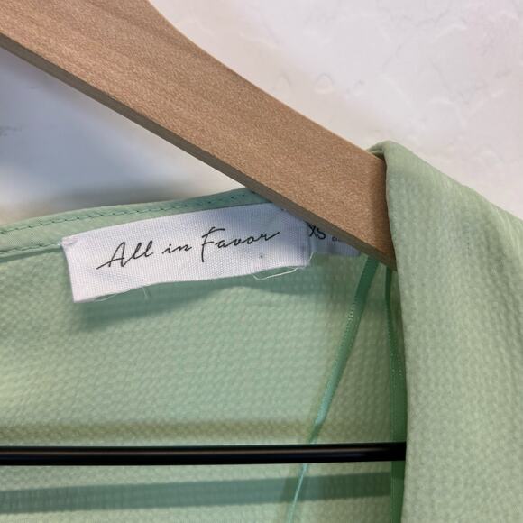 All in Favor NWT Soft Green Puff Sleeve Lace tream Mini Dress Size XS - Picture 4 of 7